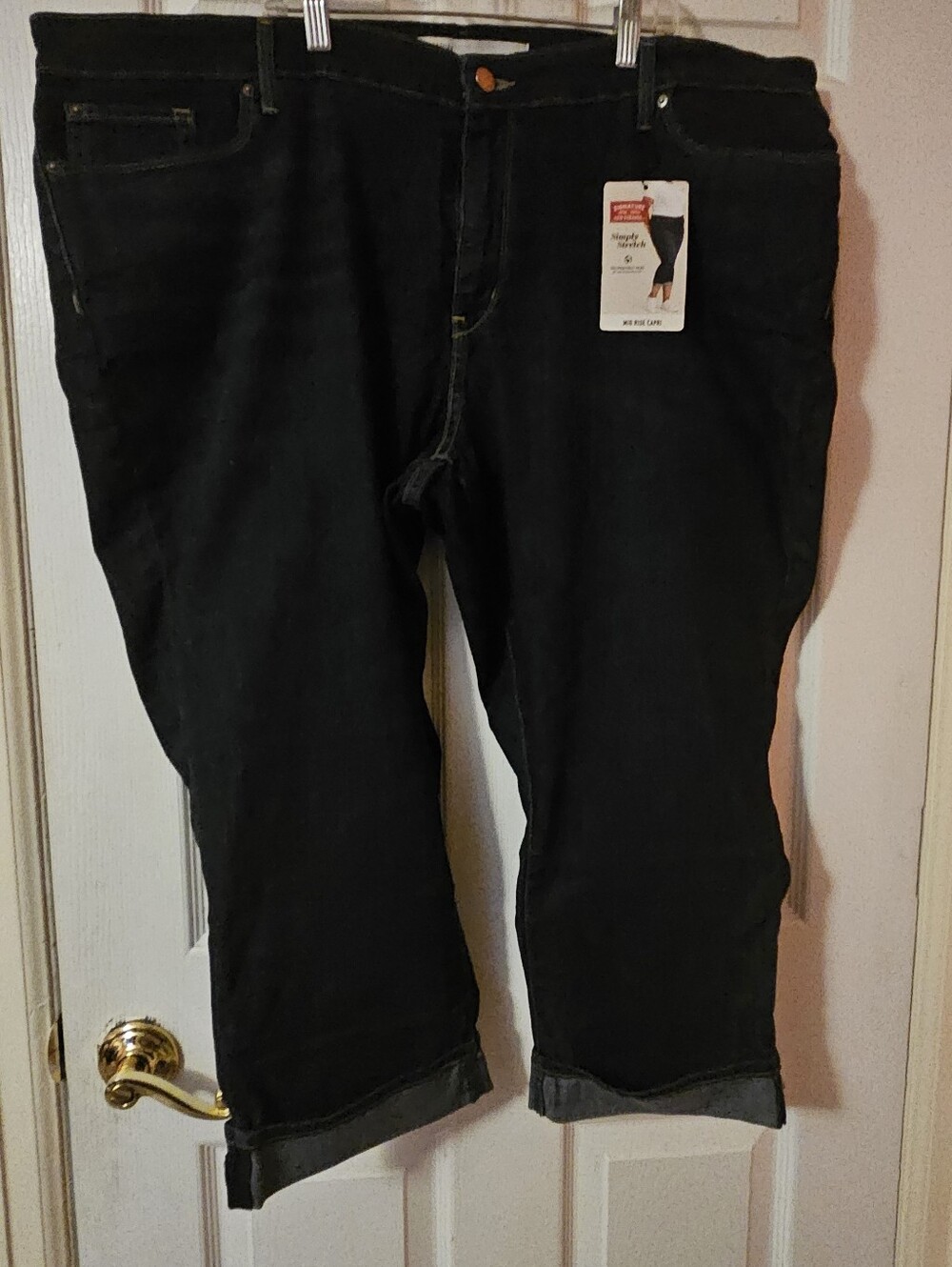Levi Strauss Signature Mid Rise Capri